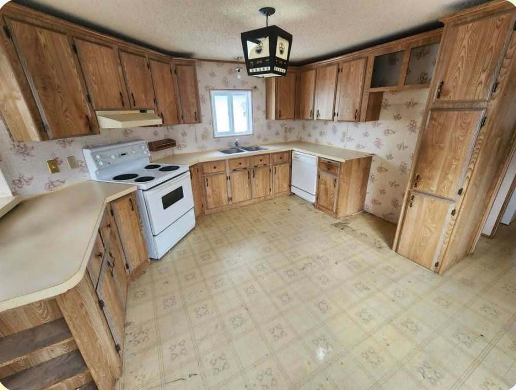 Additional image 2 of 10615 88 Street, Grande Prairie, AB, T8X1P5