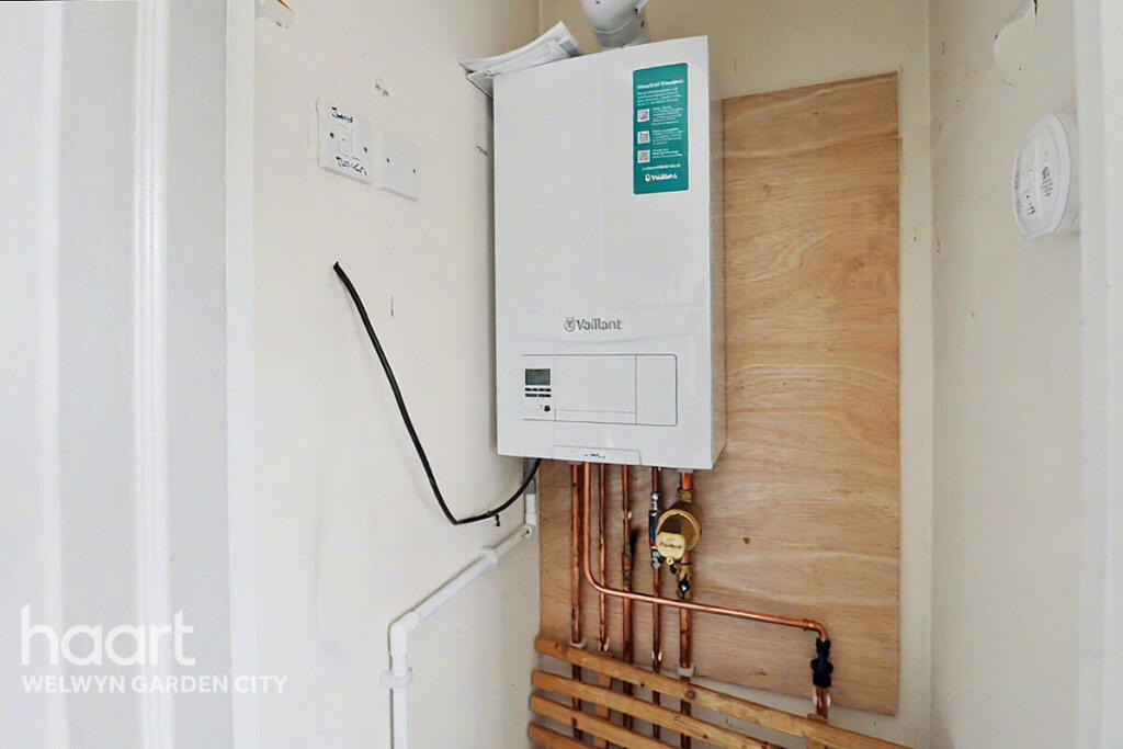 Additional image 20 of Fillingham Way, Hatfield