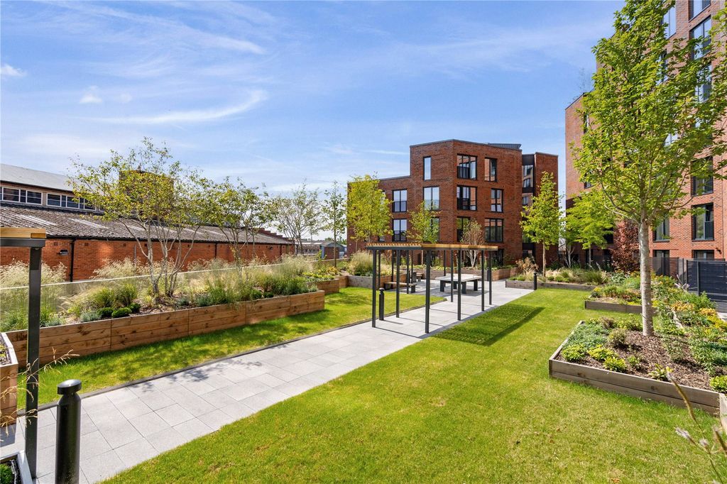 Additional image 26 of 3 bed flat for saleThe Penthouse, Springwell Gardens, Whitehall Road, Leeds LS12