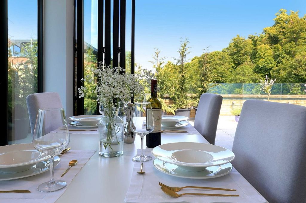 Additional image 25 of 4 bed flat for saleGlen Island, Taplow, Buckinghamshire SL6