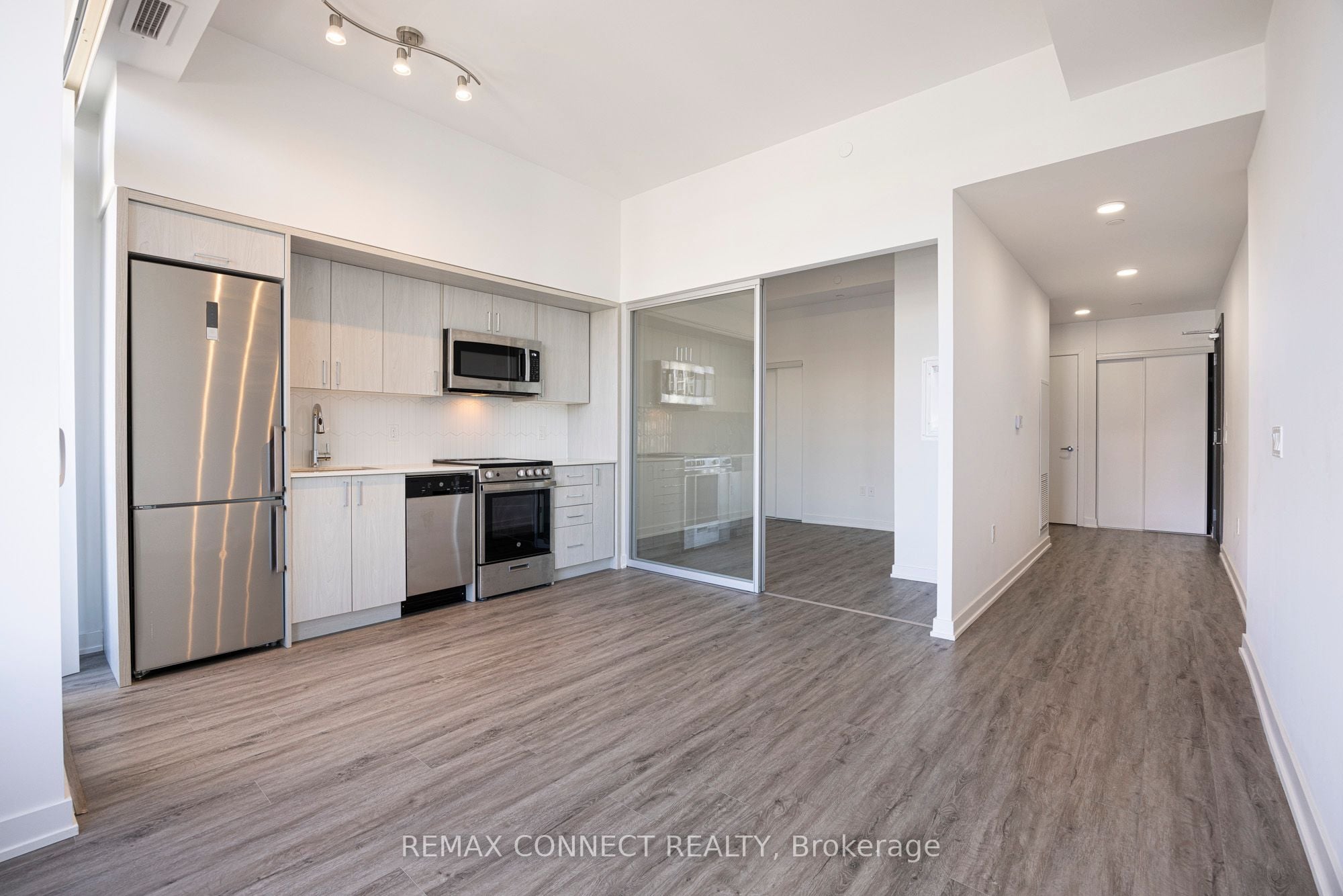 Additional image 3 of 708-1 Cardiff Road, Toronto, ON, M4P 0G2