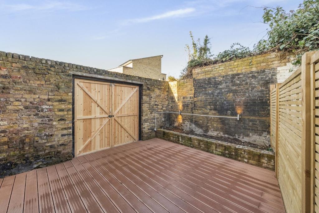 Additional image 9 of 2 Bed Flat, Brook Drive, SE11, N1 7GU