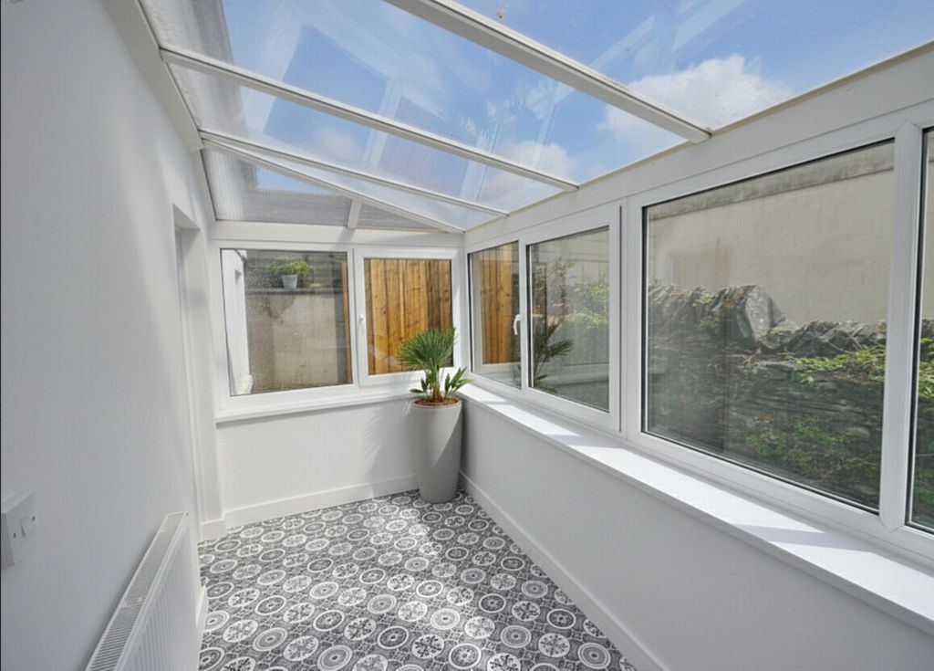 Additional image 15 of 2 bed flat for saleCilfynydd Road, Pontypridd CF37