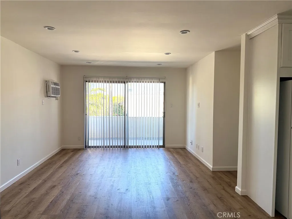 Additional image 15 of 18657 Collins Street Unit 20, Tarzana, CA 91356