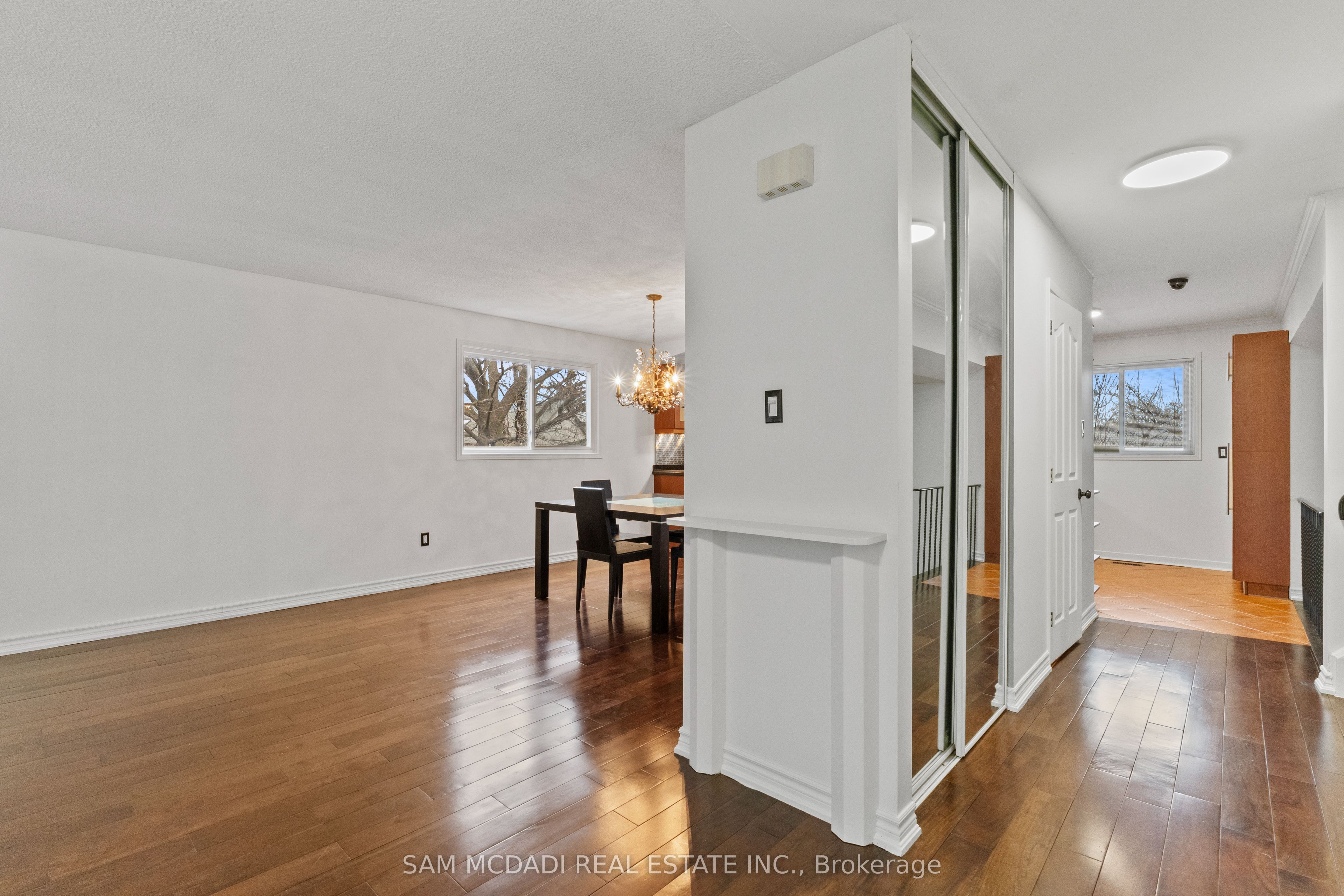 Additional image 6 of 6085 Starfield Crescent, Mississauga, ON, L5N 1X2