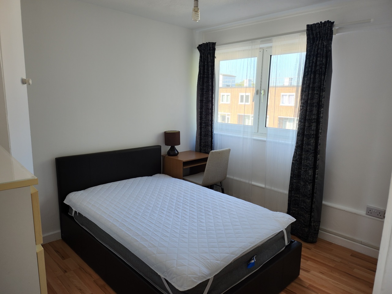 Studio Flat, Billington House, SW8, N1 7GU