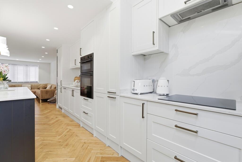 Additional image 8 of Meadway, Colney Heath, St. Albans, Hertfordshire, AL4