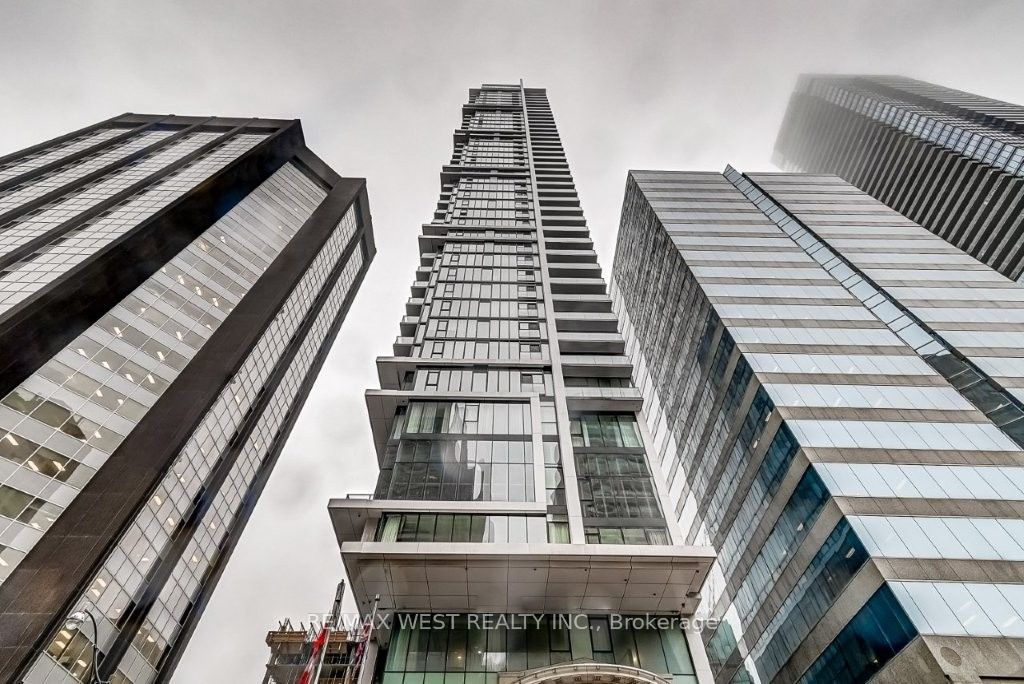 Additional image 3 of 2210-426 University Avenue, Toronto, ON, M5G 1S9