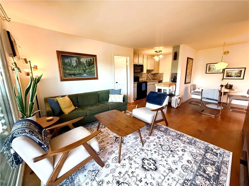 Additional image 2 of 5870 Benner Street Unit 204, Los Angeles, CA 90042