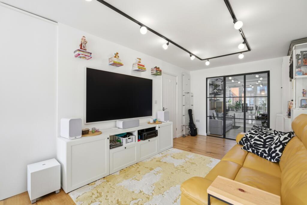 Additional image 23 of Craiglands, St. Albans, Hertfordshire, AL4