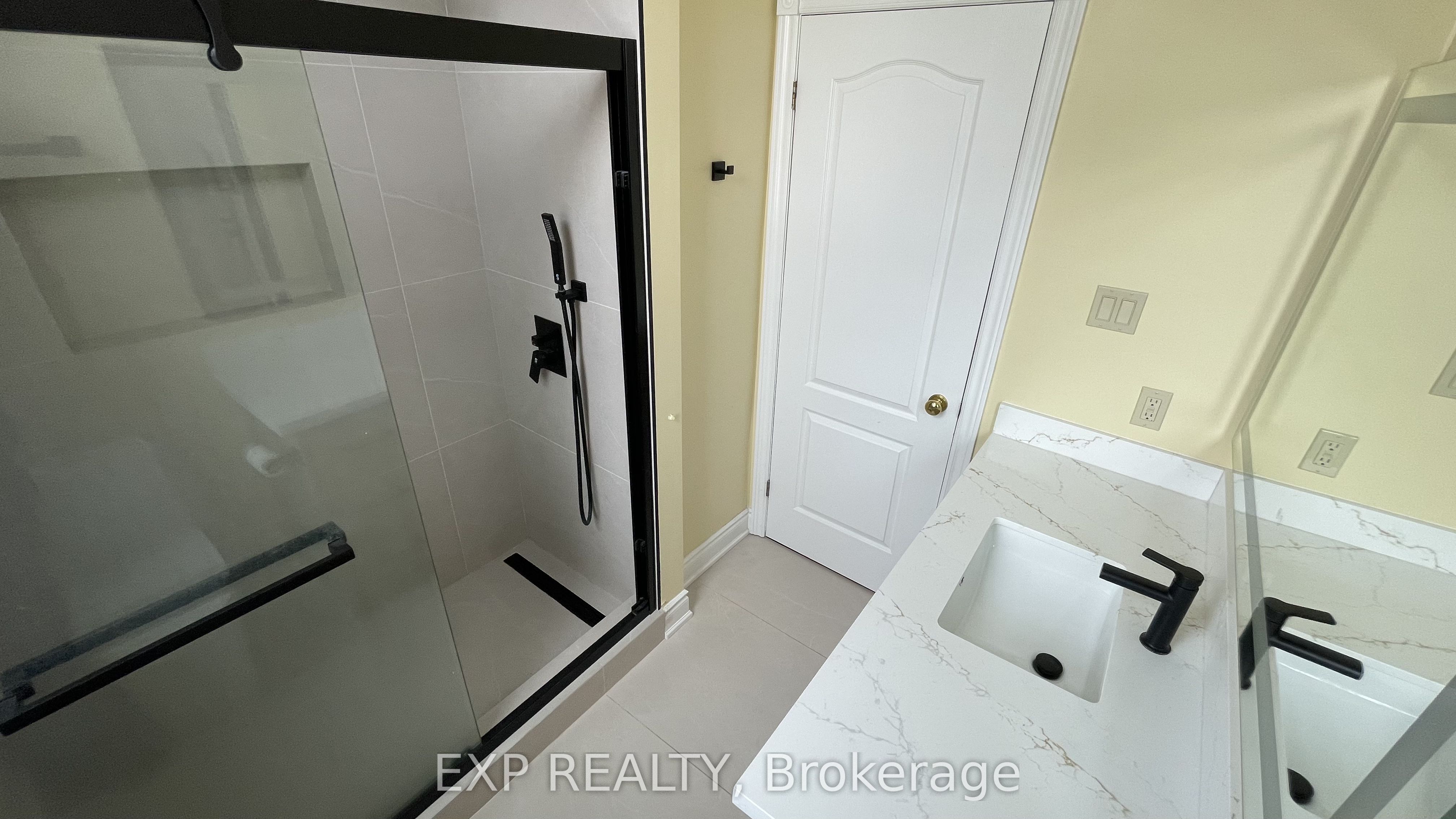 Additional image 5 of Unit B-94 Lensmith Drive, Aurora, ON, L4G 6R9