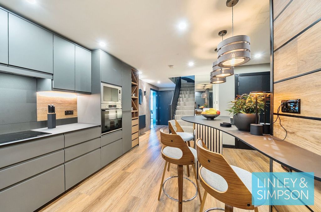 Additional image 6 of 2 bed flat for salePortland Place, 5 Calverly Street, Leeds LS1