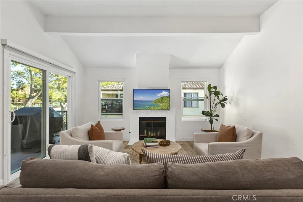 Additional image 5 of 24 Corsica Dr, Newport Beach, CA 92660