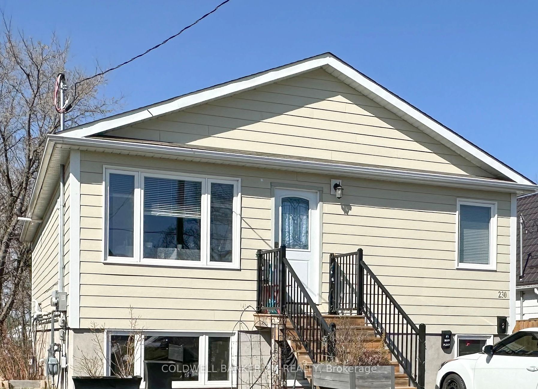 2-230 Annis Street, Oshawa, ON, L1H 3P4