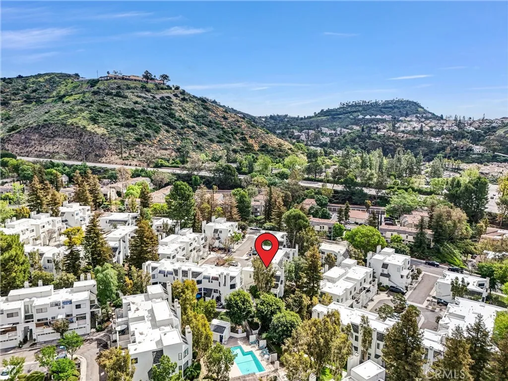 190 N Singingwood Street Unit 6, Orange, CA 92869