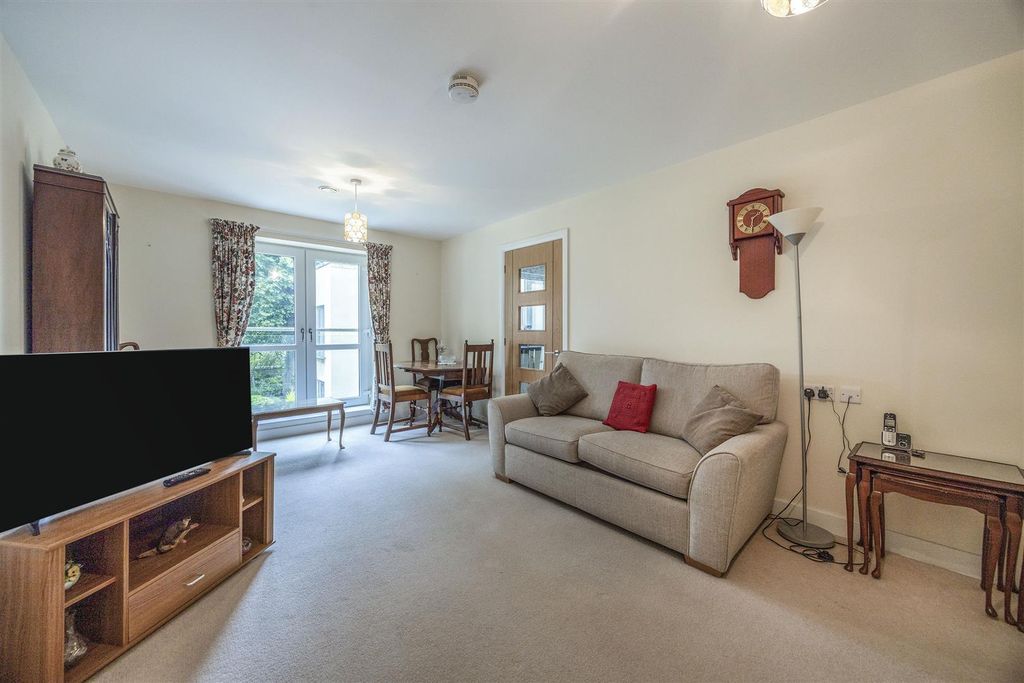 Additional image 5 of 1 bed flat for sale28 The Sycamores, Muirs, Kinross KY13