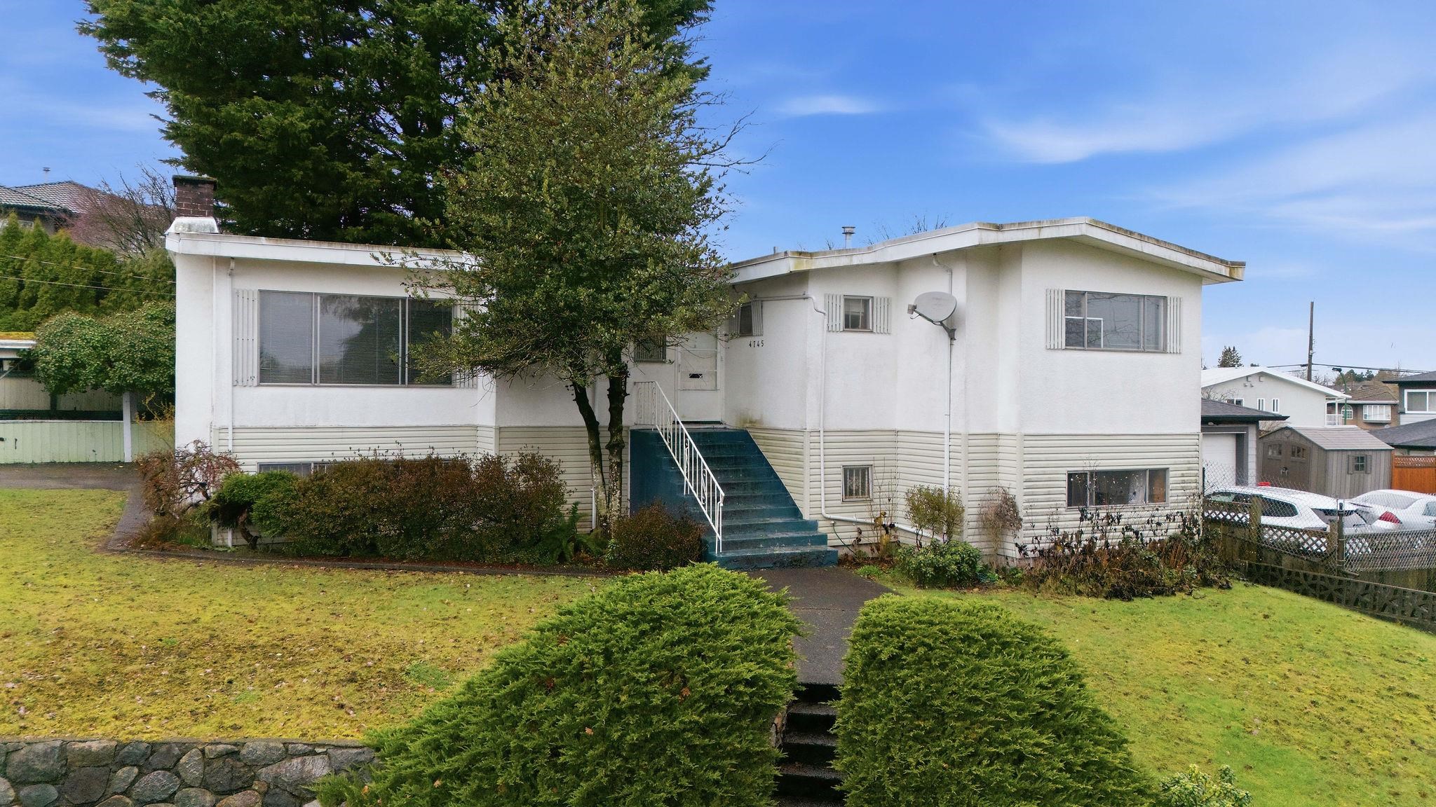 4745 Gilpin Court, Burnaby, BC, V5G 3A1