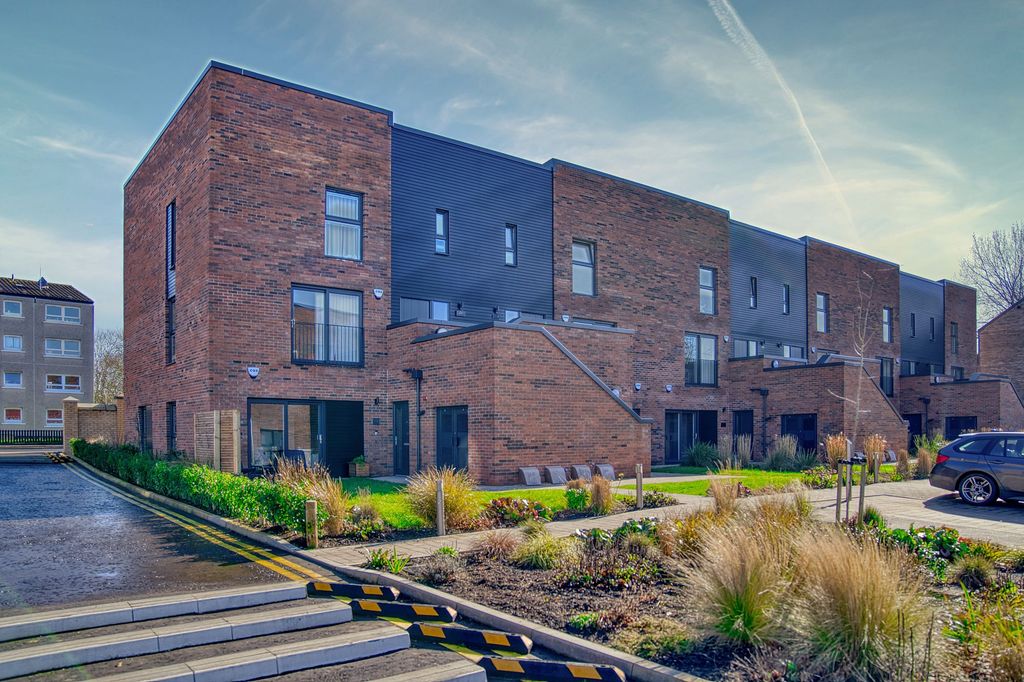 2 bed flat for sale122 Festival Court, Prince's Quay, Glasgow G51