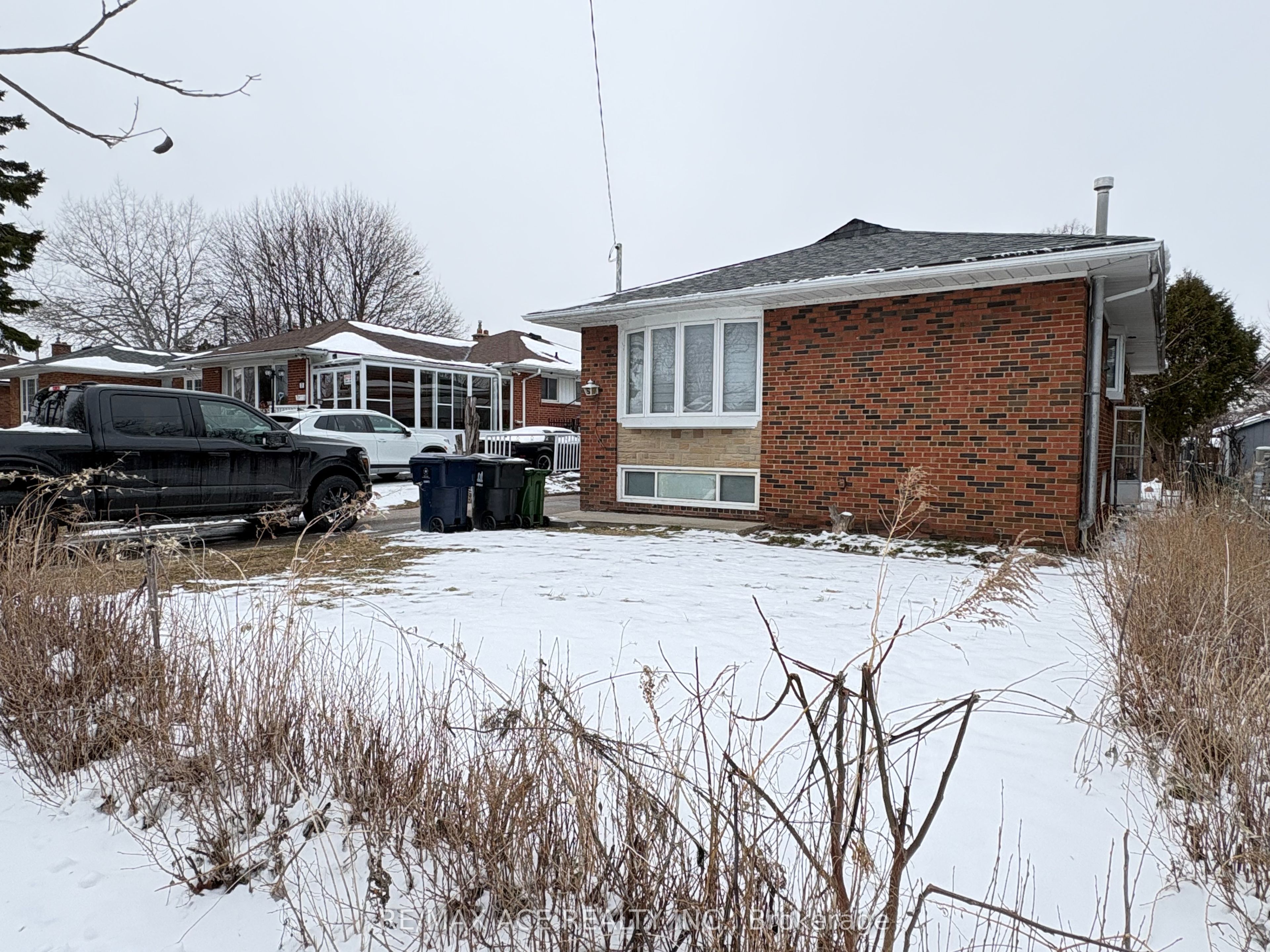 5 Shawford Crescent, Toronto, ON, M1G 1V7