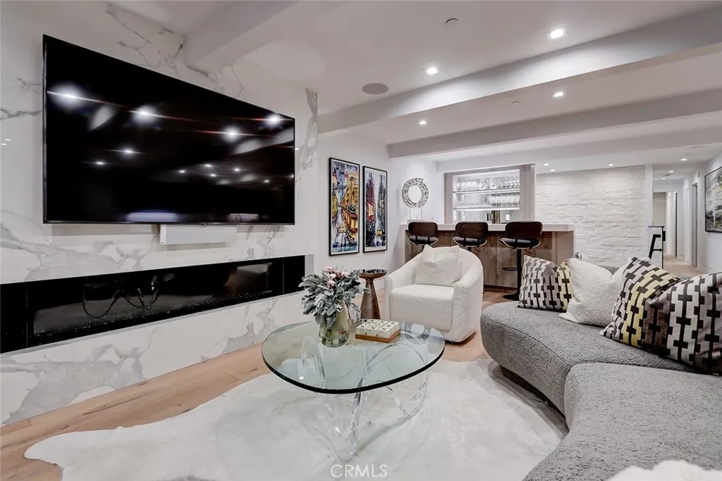 Additional image 33 of 1208 The Strand Unit C, Manhattan Beach, CA 90266