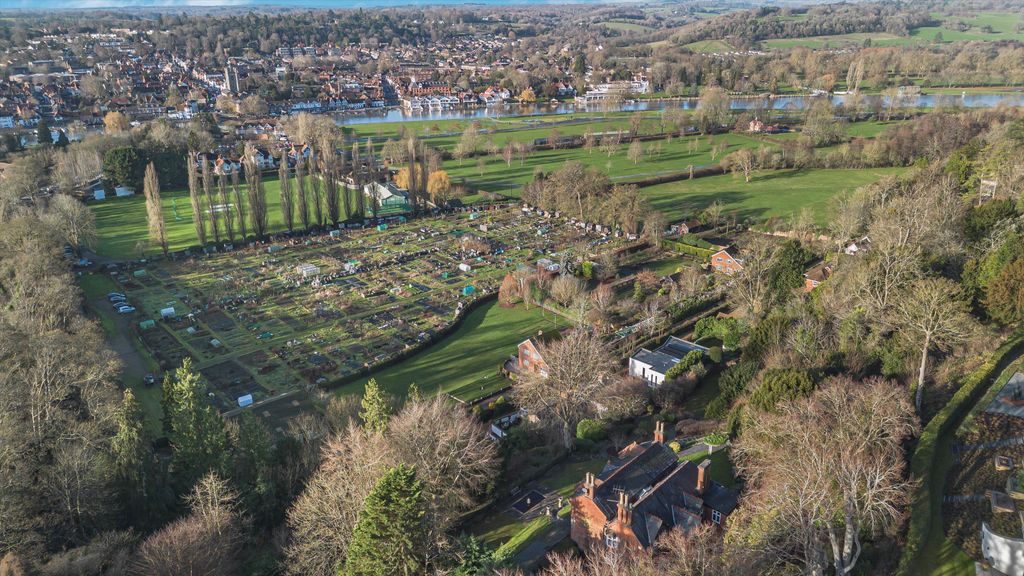 Additional image 42 of 5 bed detached house for saleRemenham Hill, Remenham, Henley-On-Thames, Berkshire RG9