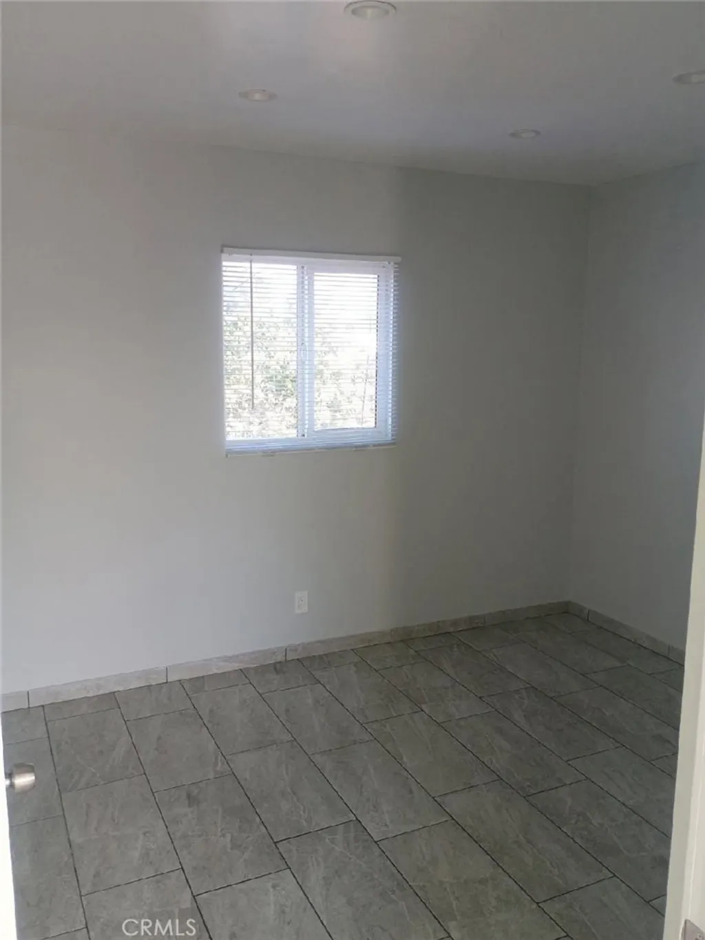 1319 W 92nd St, Los Angeles, CA 90044