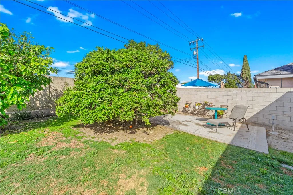 19571 Roderick Ln, Huntington Beach, CA 92646