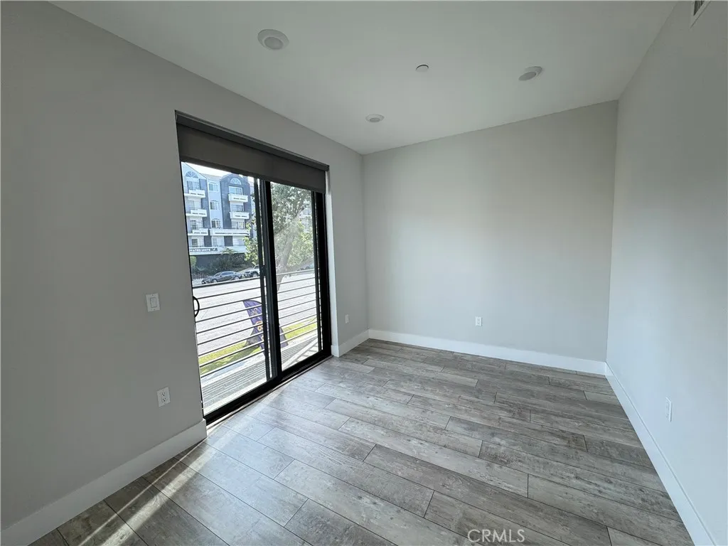 Additional image 62 of 4383 N Sepulveda blvd, Sherman Oaks, CA 91403