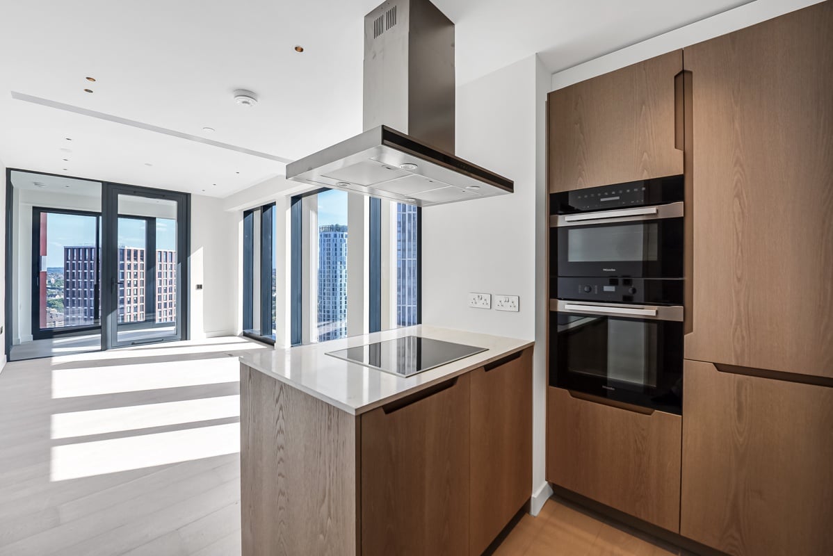 Additional image 12 of 3 Bed Flat, Nine Elms Lane, SW8, N1 7GU