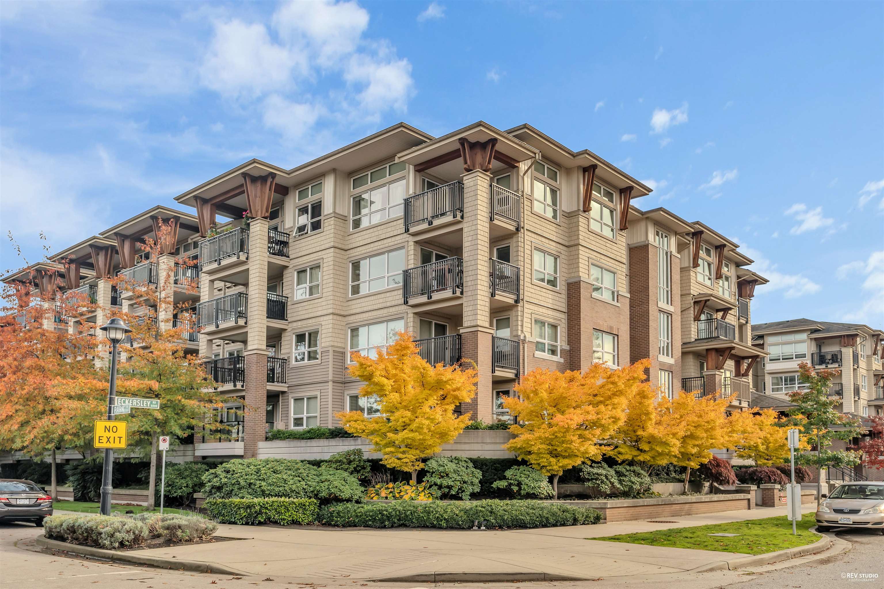 407-6800 Eckersley Road, Richmond, BC, V6Y 0E7