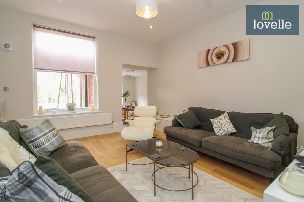 2 bed flat for saleWelholme Avenue, Grimsby DN32 photo 4