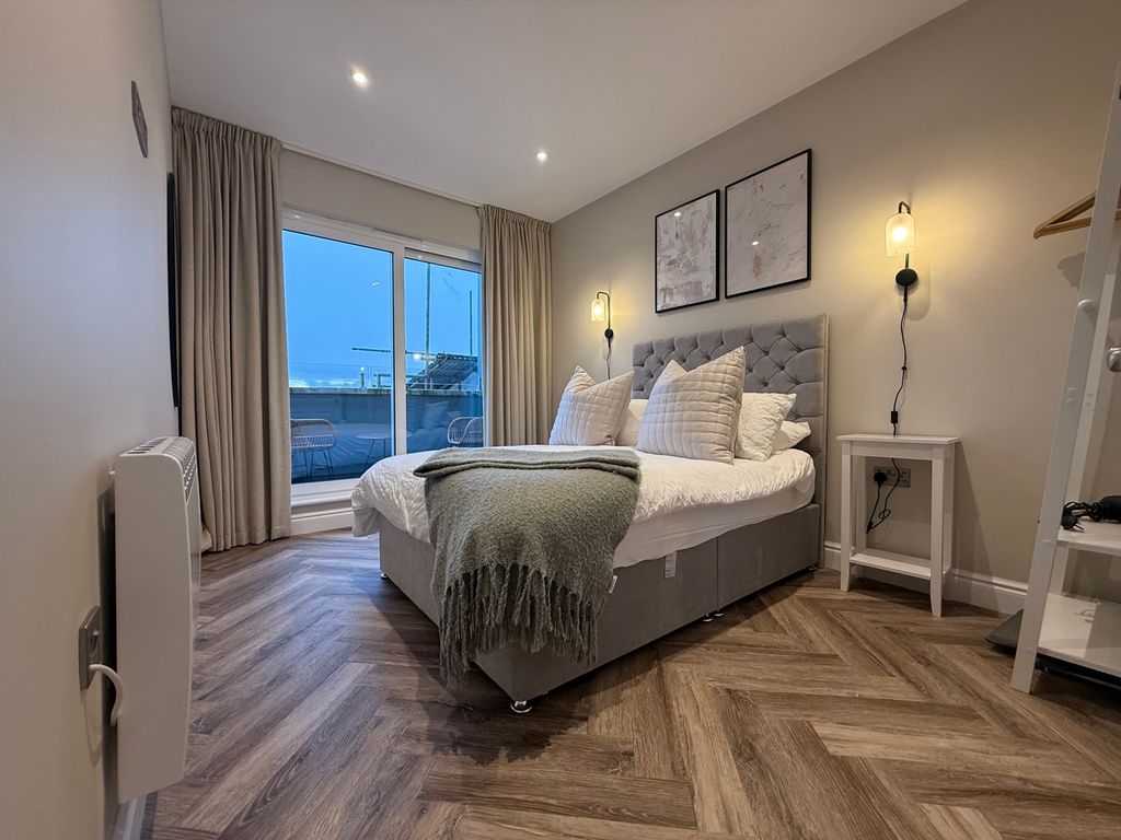 Additional image 8 of 2 bed flat for saleFlat 11, Croft House, The Croft, Tenby, Pembrokeshire SA70