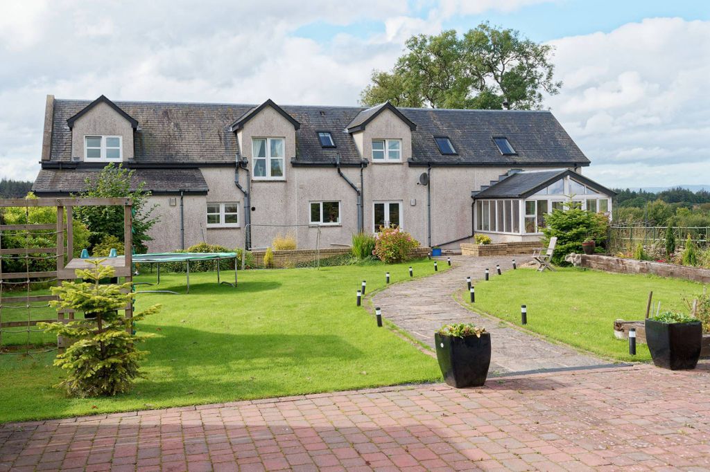 6 bed semi-detached house for saleCoathill Steadings Stirling Road, Cumbernauld, Glasgow G67