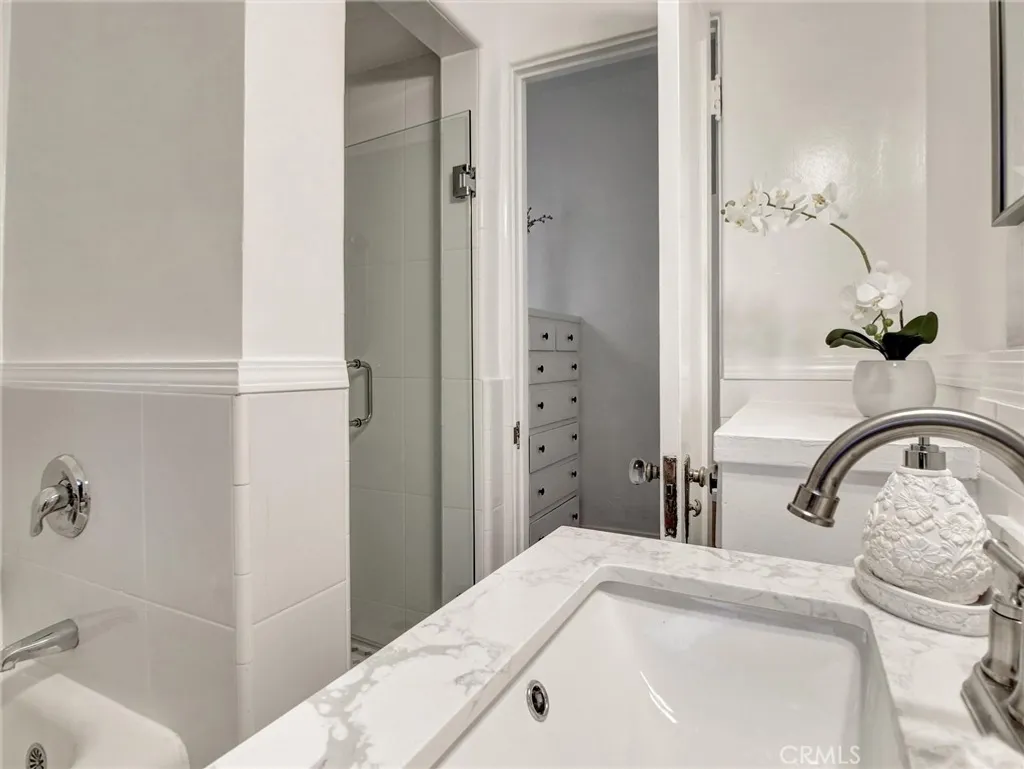 Additional image 25 of 9949 Young Drive Unit 204, Beverly Hills, CA 90212