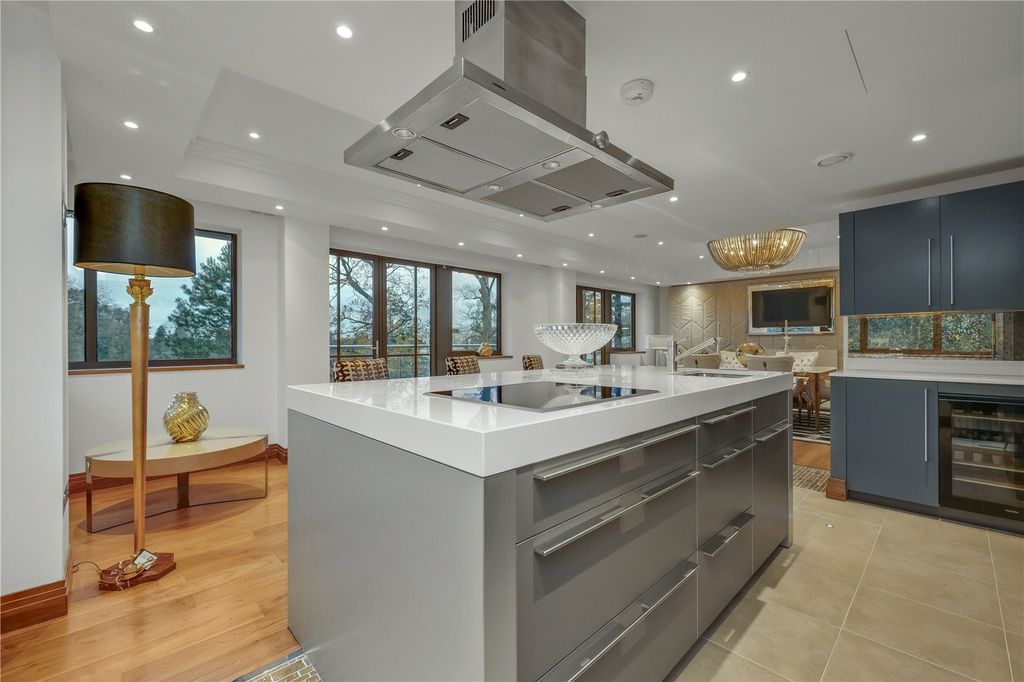 Additional image 3 of 2 bed flat for saleCharters Garden House, Charters Road, Sunningdale, Berkshire SL5