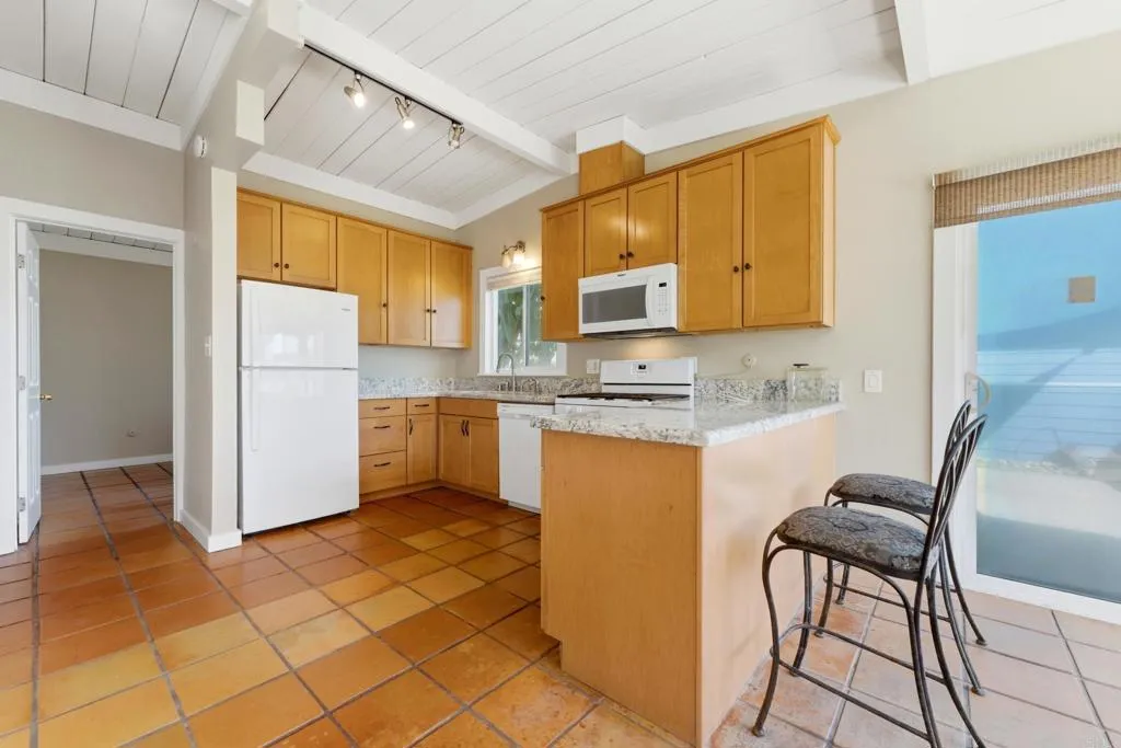 Additional image 3 of 1550 Seacost Drive Unit B, Imperial Beach, CA 91932