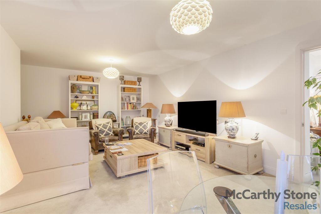 Additional image 3 of 2 bed flat for saleElizabeth Place, Trimbush Way, Market Harborough LE16