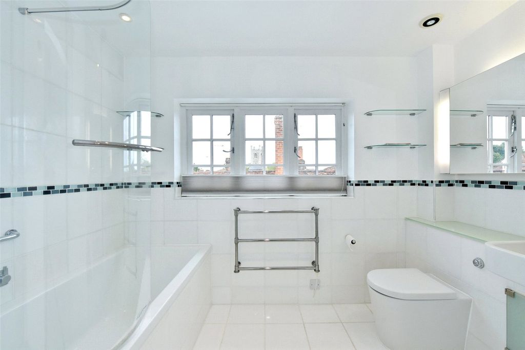 Additional image 10 of 2 bed flat for saleBaltic Court, Thameside, Henley-On-Thames, Oxfordshire RG9