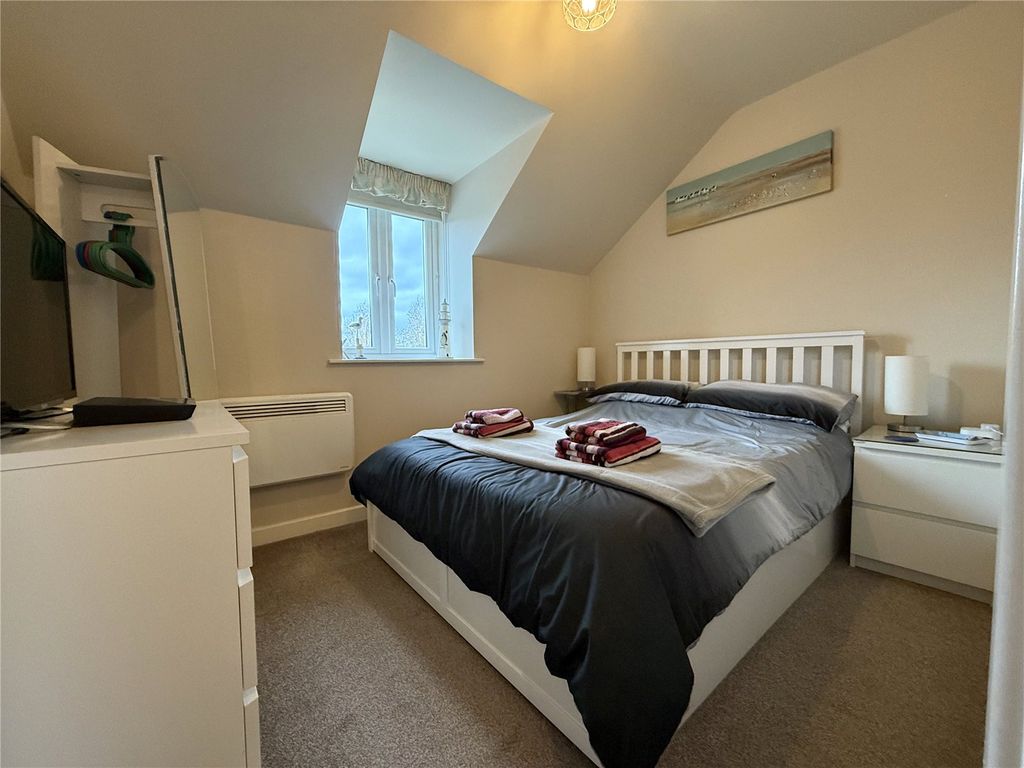 2 bed flat for saleDaffodil Apartment, Redberth Gardens, Redberth, Tenby SA70 photo 5