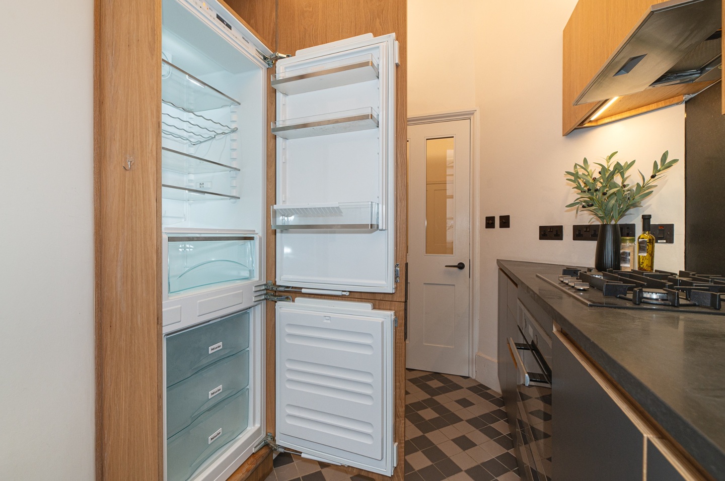 Additional image 8 of 1 Bed Flat, Kensington Gore, SW7, N1 7GU