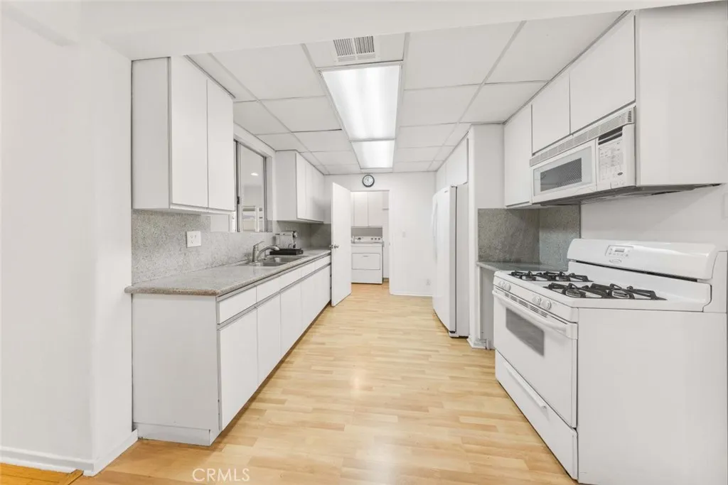 Additional image 2 of 12329 Burton Street, North Hollywood, CA 91605