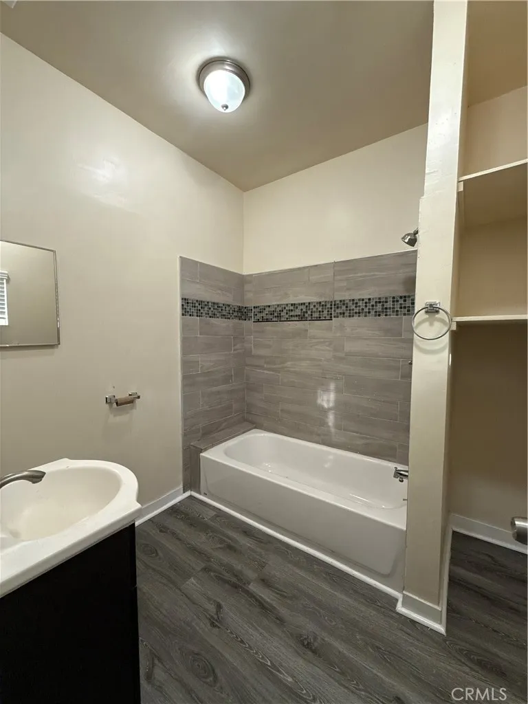 Additional image 16 of 240 W 54th St, Los Angeles, CA 90037