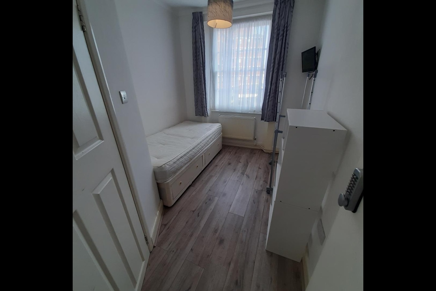 Studio Flat, Tachbrook Street, SW1V, N1 7GU