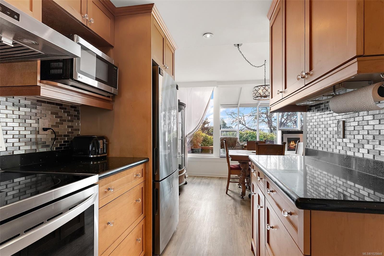Additional image 4 of 104-325 Maitland Street, Victoria, BC, V9A 7E9