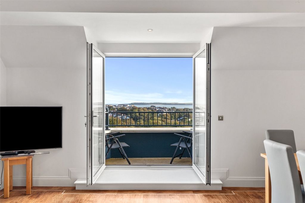 Additional image 3 of 3 bed flat for saleFlat 16 Mansion House, Bryn Y Mor, Narberth Road, Tenby, Pembrokeshire SA70