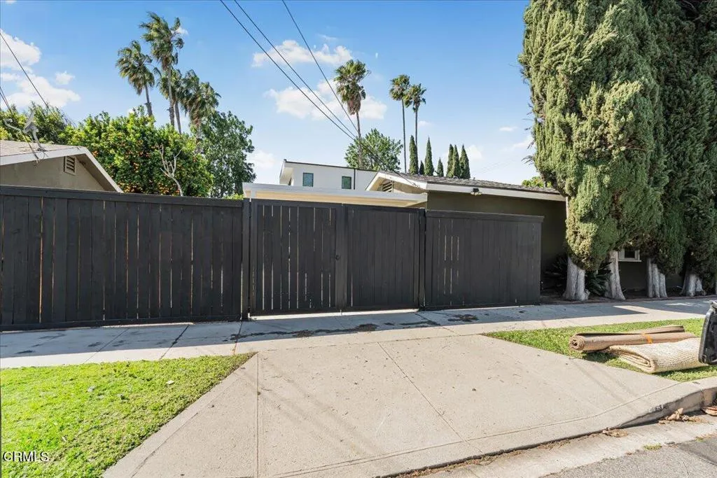 Additional image 36 of 13902 Calvert Street, Los Angeles, CA 91401