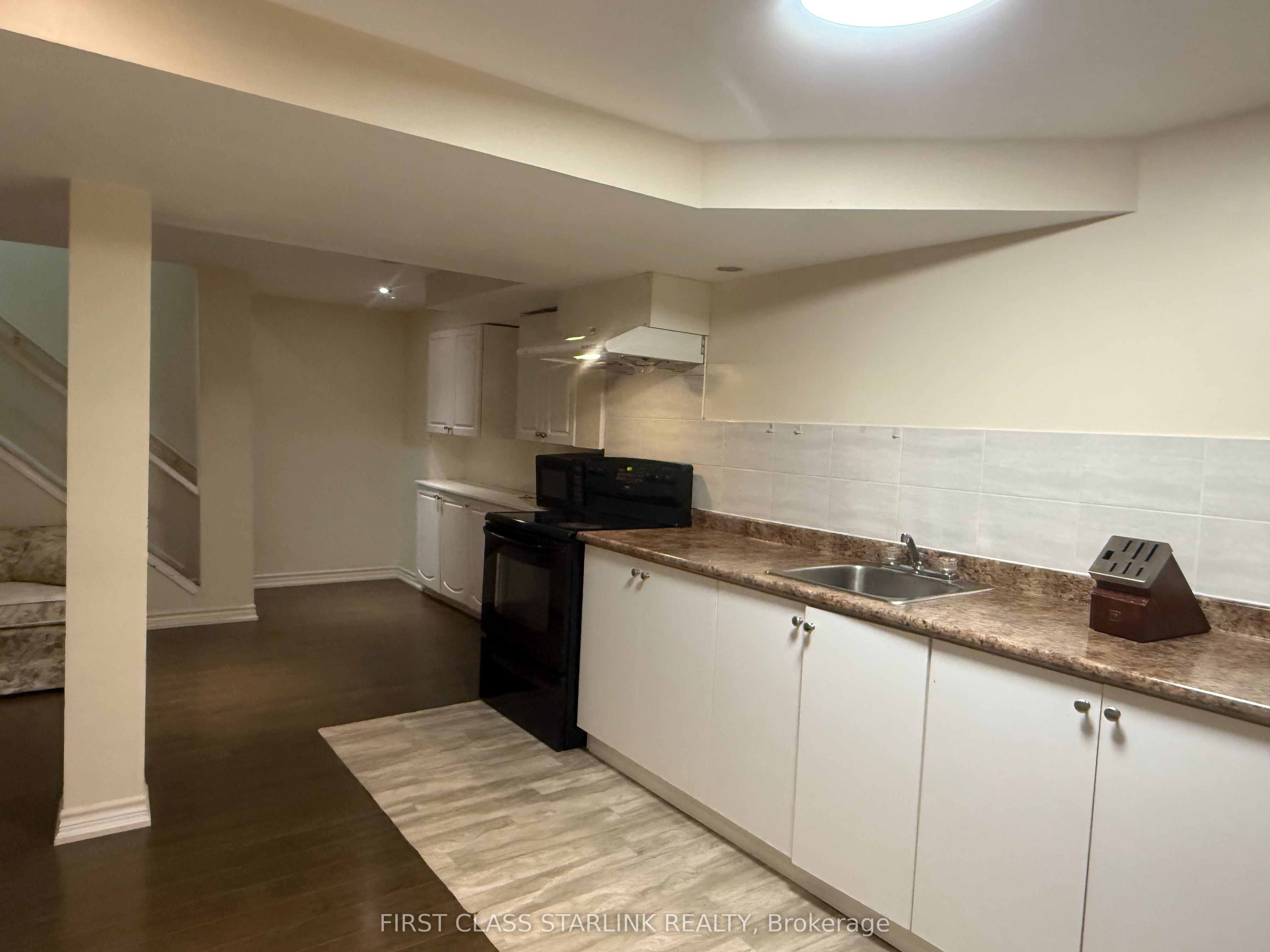 Additional image 5 of Bsmt-454 Hillbury Drive, Mississauga, ON, L5R 0B1