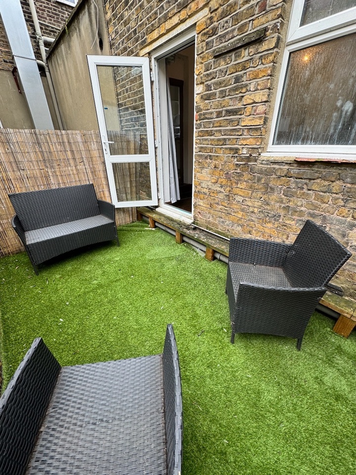 Additional image 2 of 1 Bed Flat, Camden High Street, NW1, N1 7GU