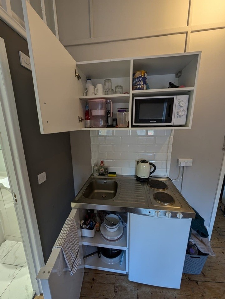 Additional image 5 of Studio Flat, Upper St, N1, N1 7GU