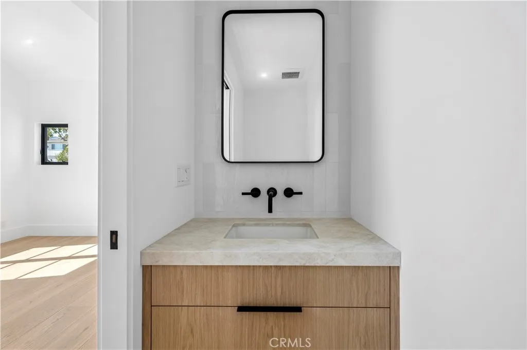 Additional image 9 of 700 Iris, Corona Del Mar, CA 92625